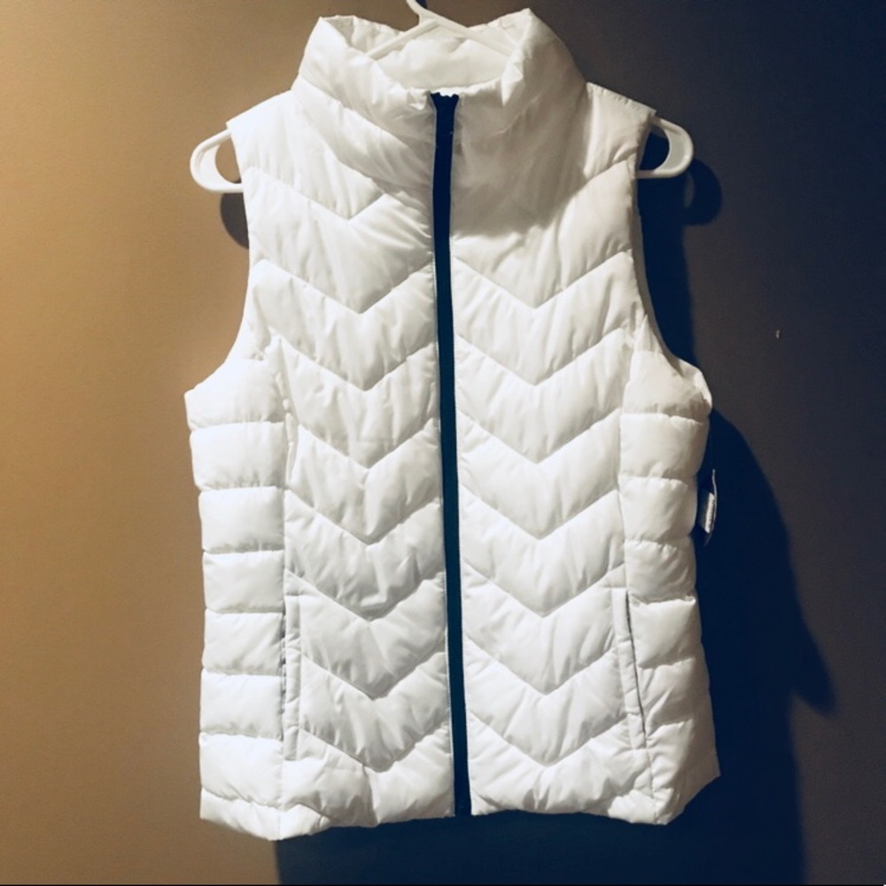 NWT- SO White Puffer Vest